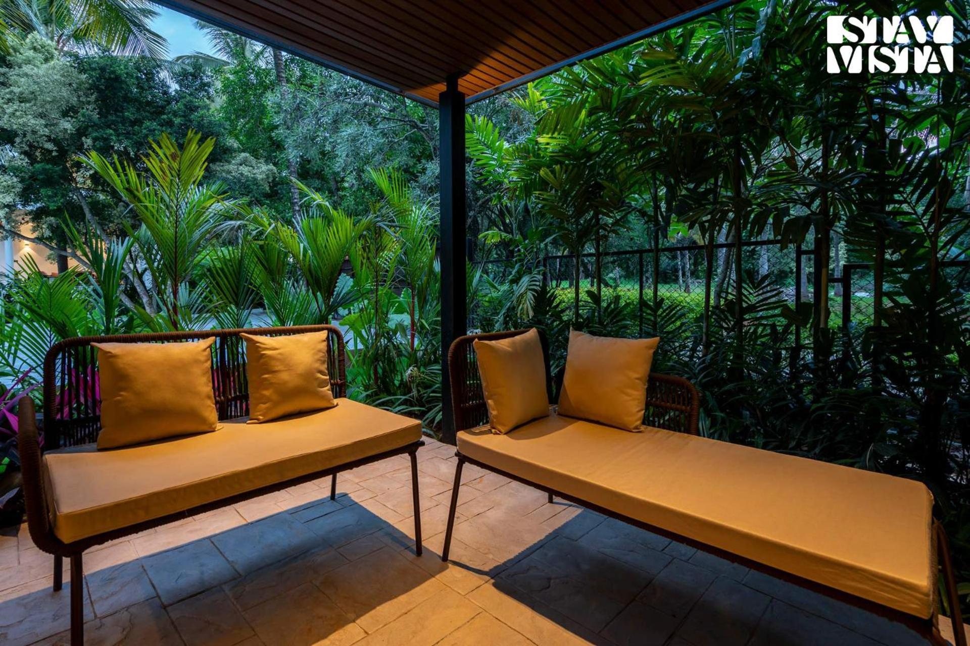 Stayvista At M Villa With Breakfast Included Bangalore Esterno foto