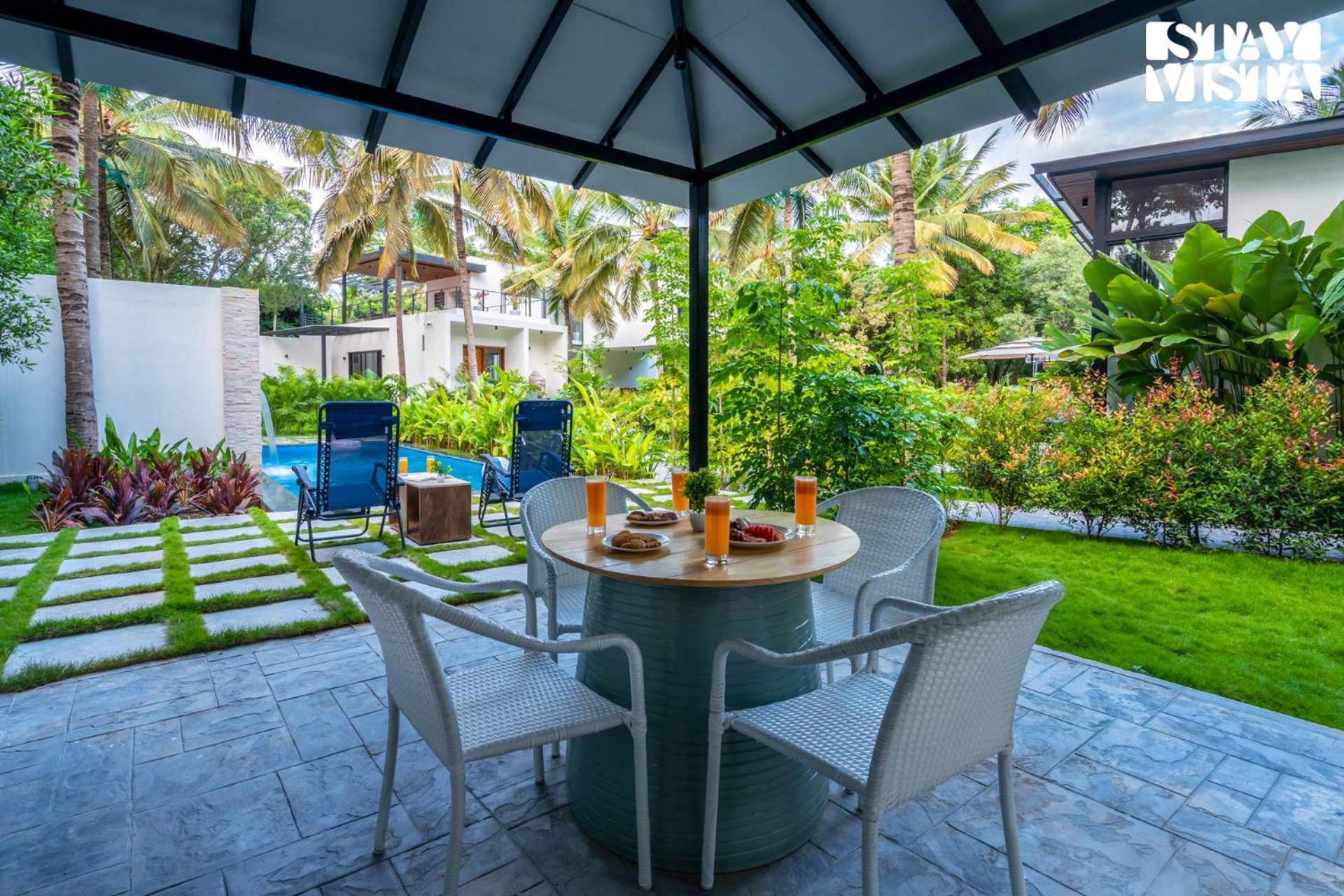 Stayvista At M Villa With Breakfast Included Bangalore Esterno foto