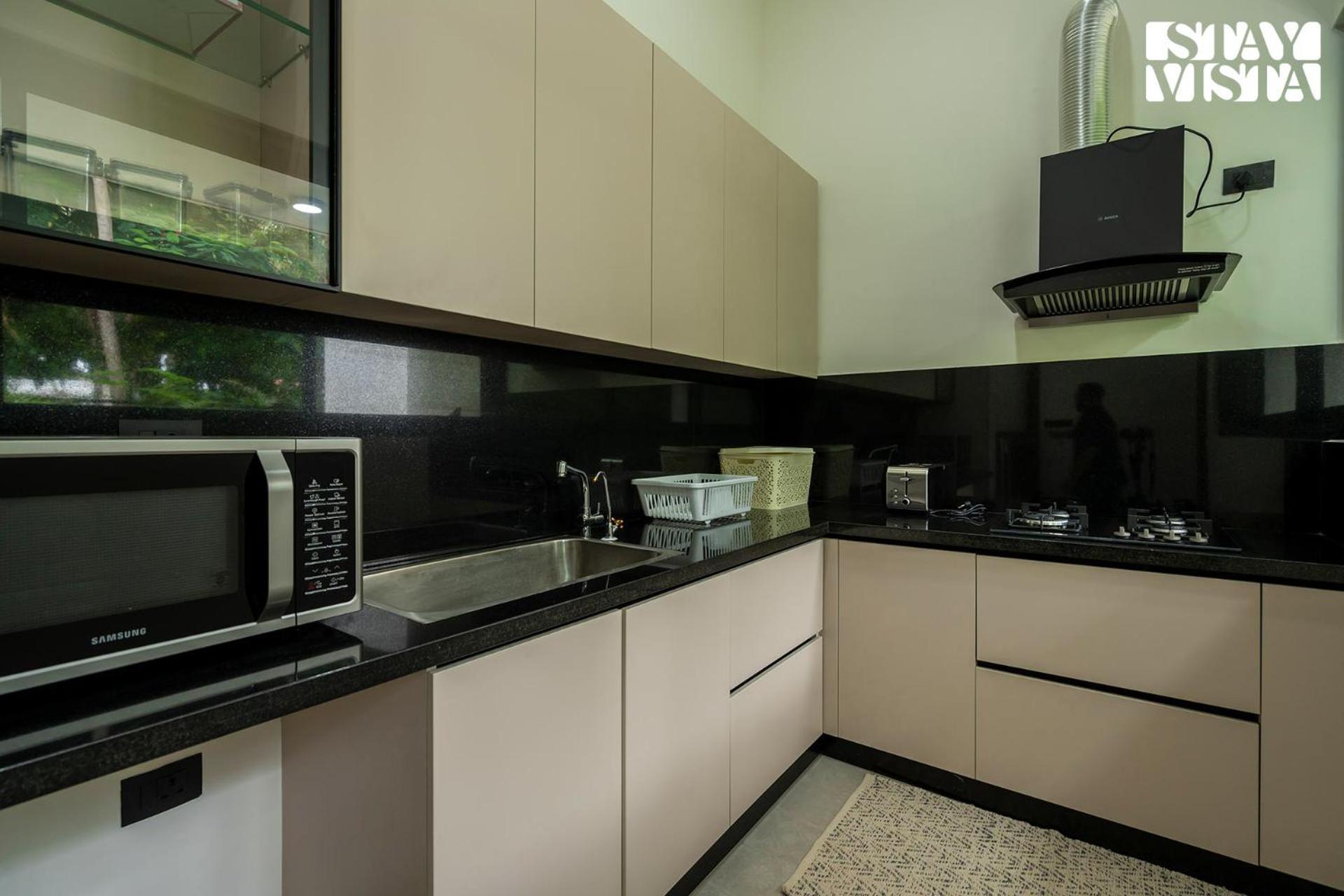Stayvista At M Villa With Breakfast Included Bangalore Esterno foto