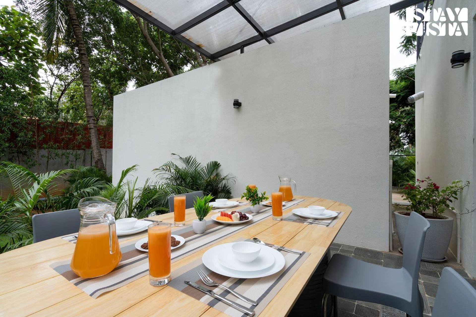 Stayvista At M Villa With Breakfast Included Bangalore Esterno foto